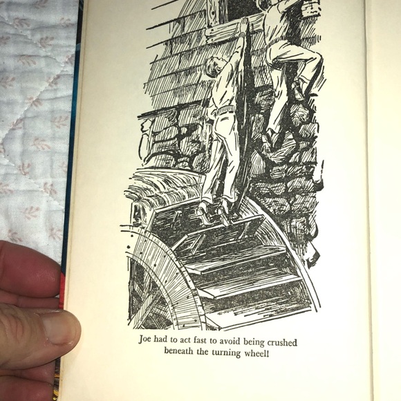 The Hardy Boys: The Secret of the Old Mill Book - Picture 3 of 9